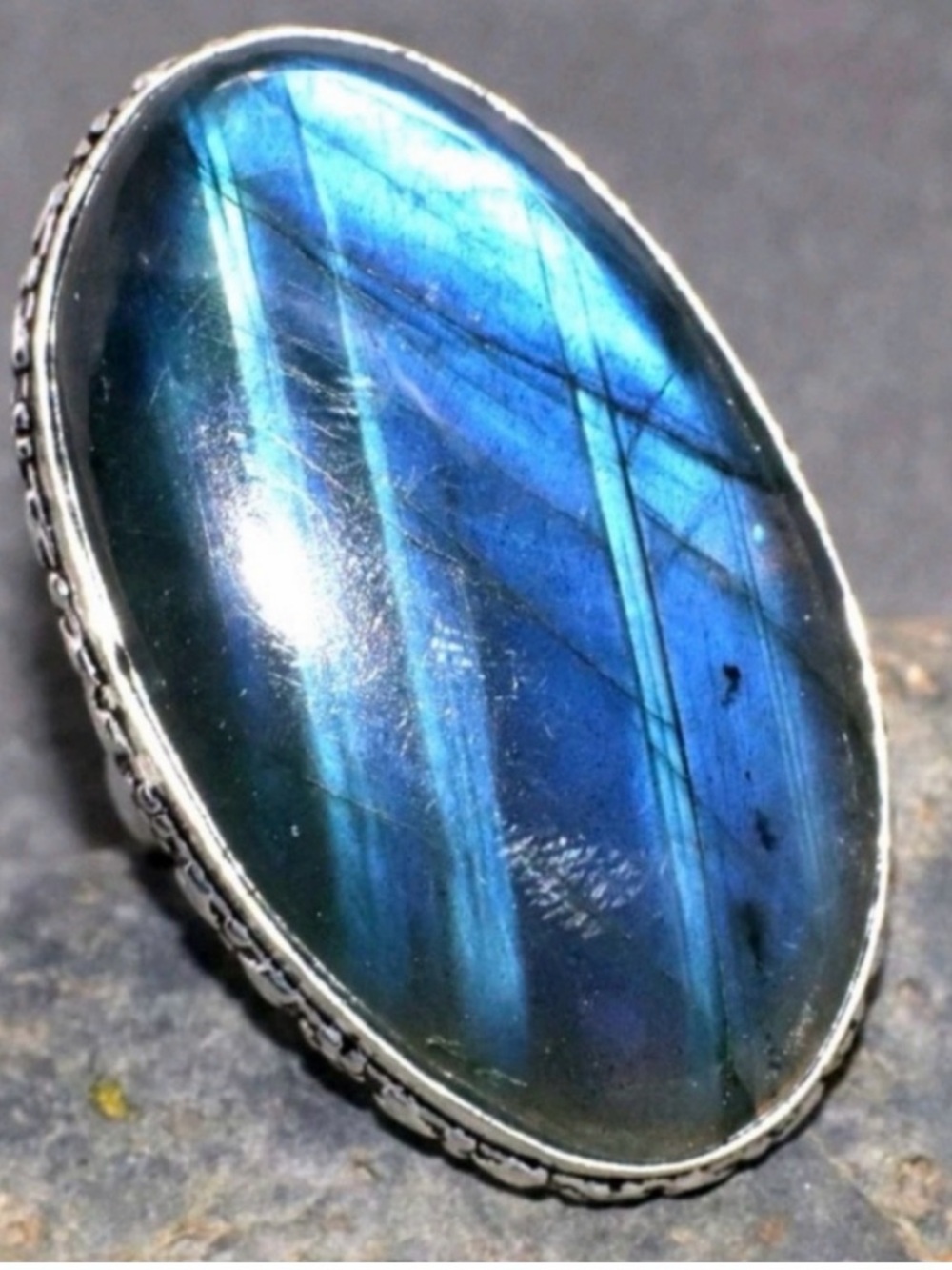 Large Labradorite Oval Statement Ring - Women Jewelry - Picture 7 of 7